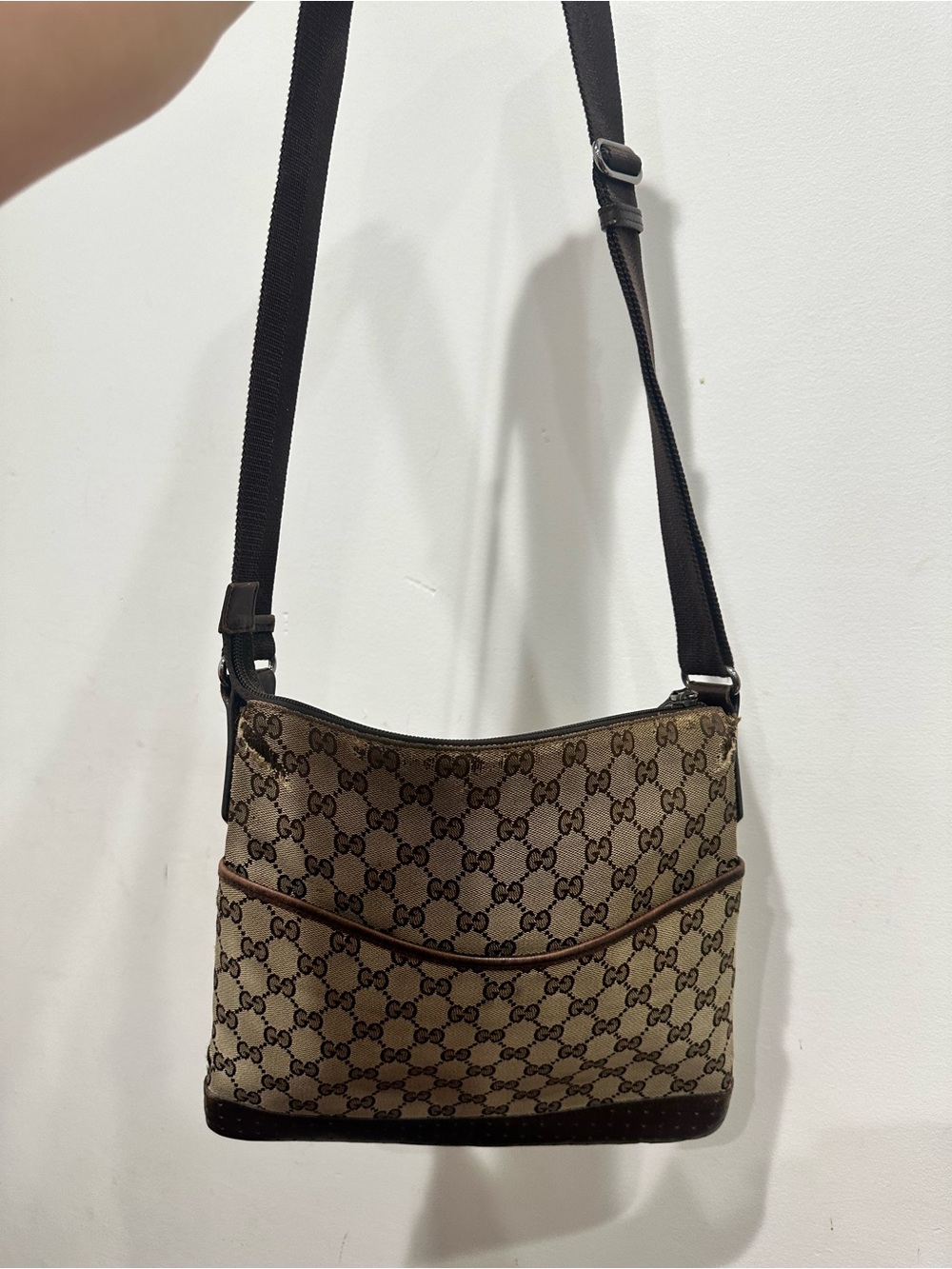 Authentic Gucci Beige/Brown GG Supreme Crossbody Messenger Bag - Picture 3 of 7
